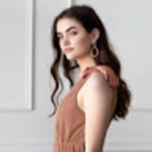 Meet your Posher, Olivia